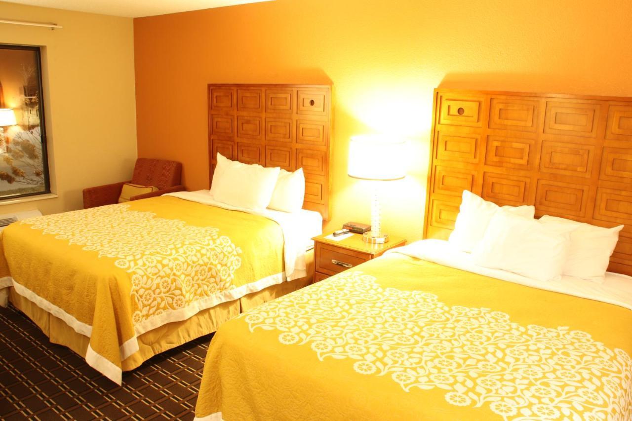 Days Inn By Wyndham Black River Falls - Access To Atv Trail Exterior foto