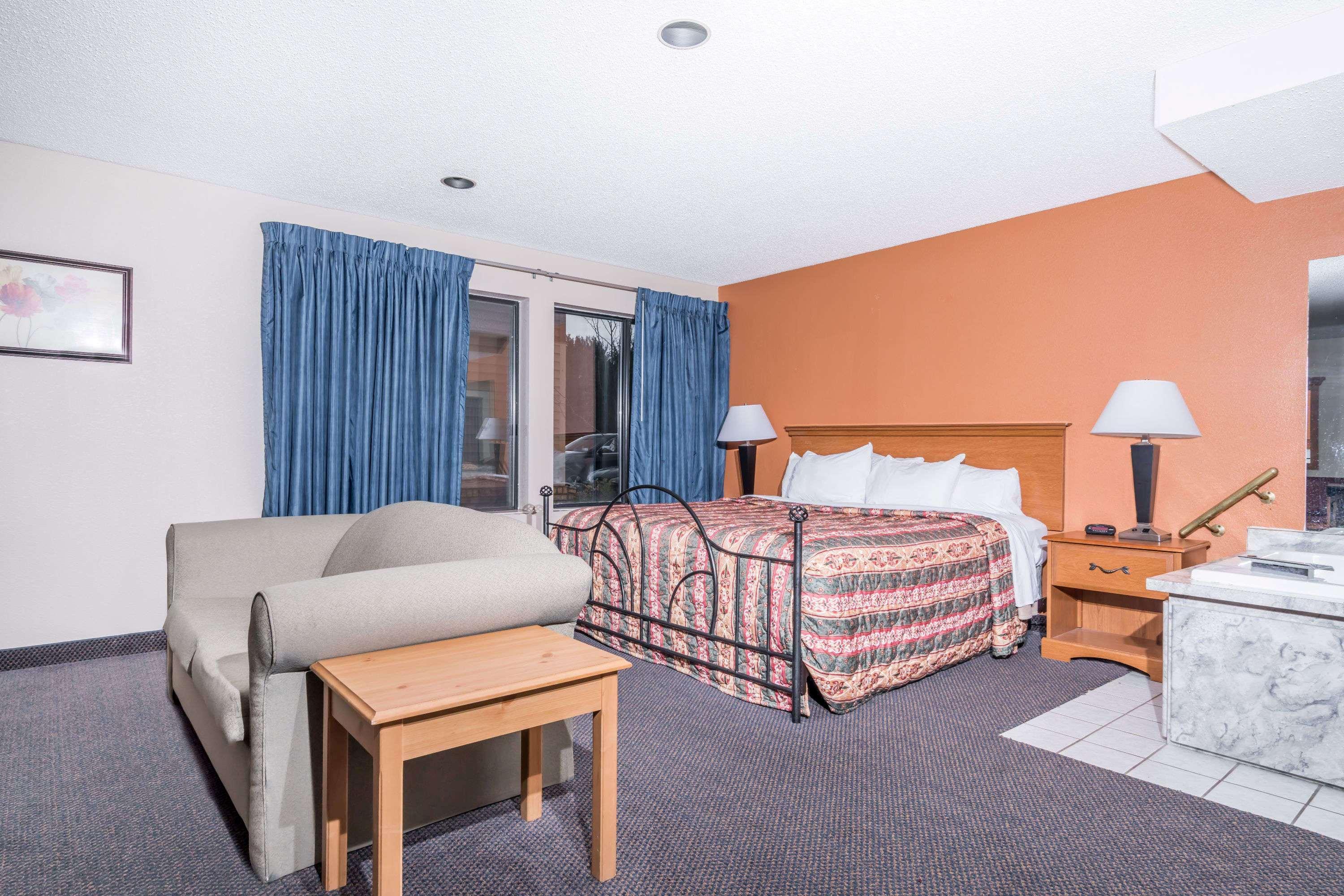 Days Inn By Wyndham Black River Falls - Access To Atv Trail Exterior foto